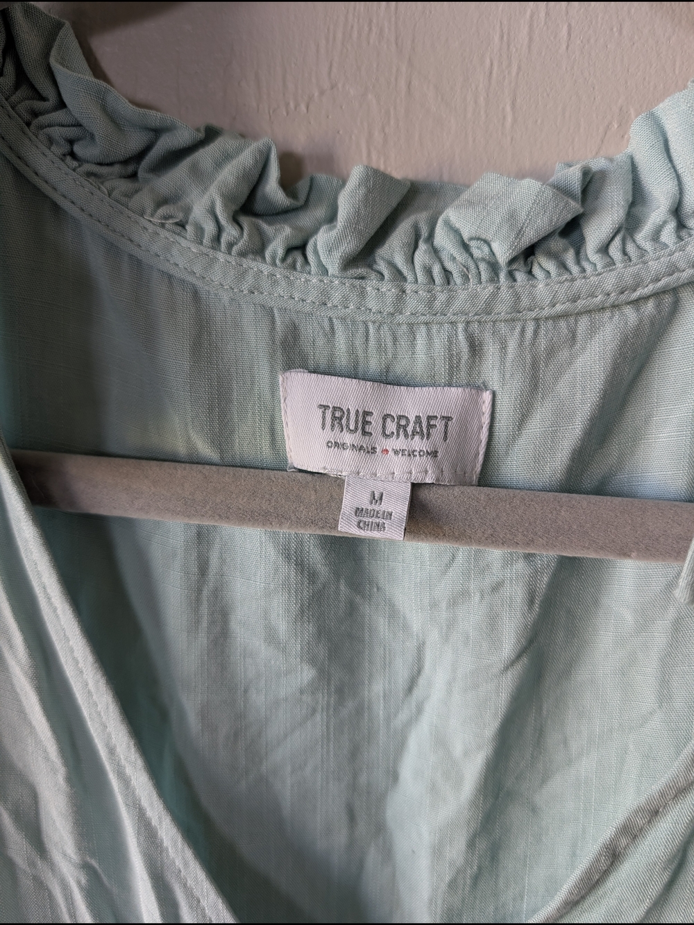 True Craft Muted Green Tiered V-Neck Peasant Midi Dress Tunic Size M Rayon - Picture 3 of 9